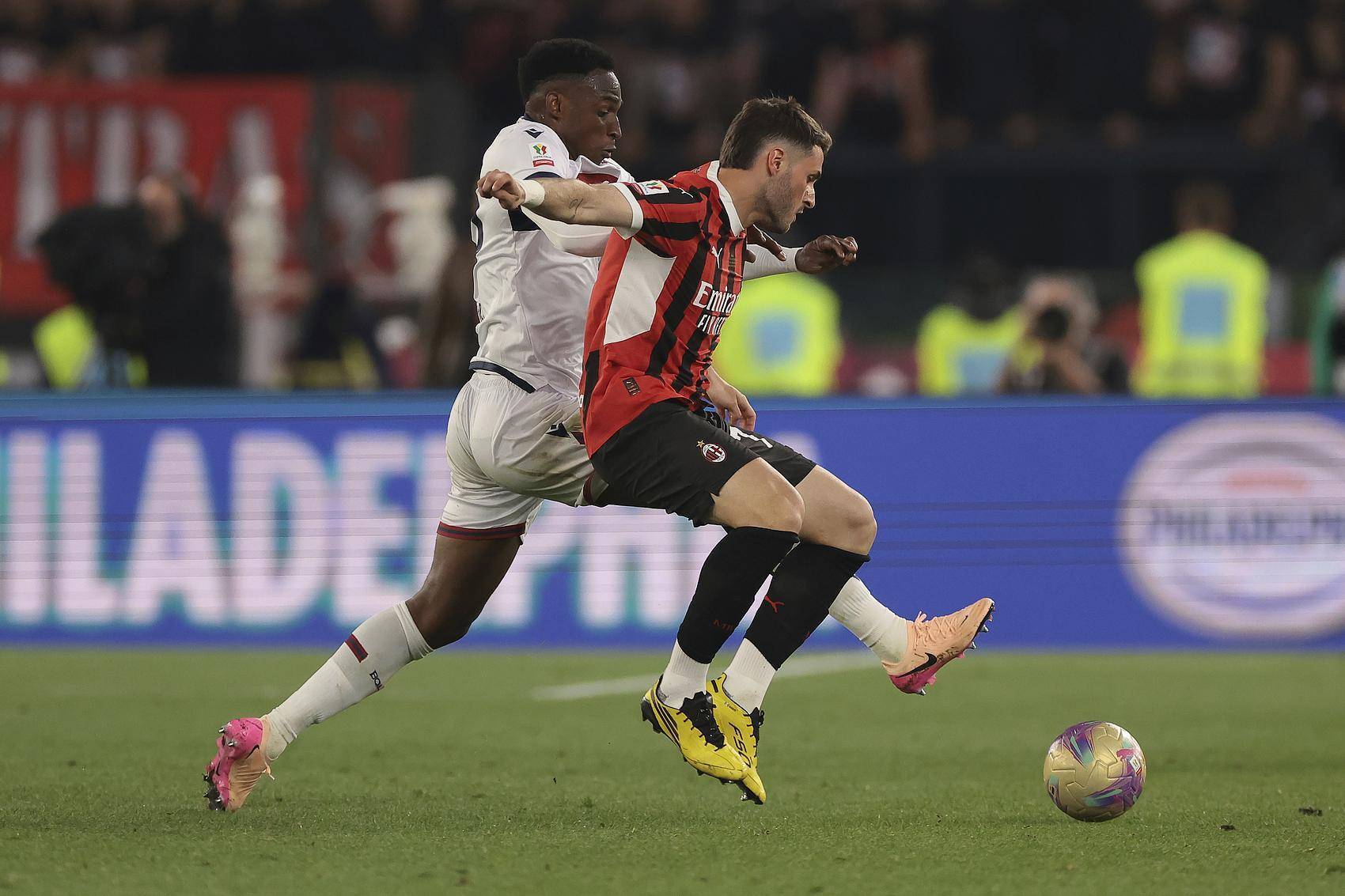 关于集结日上海海港备战意大利杯，更衣室发声细节曝光，底气十足，数据趋势出现新变化的信息-开云下载